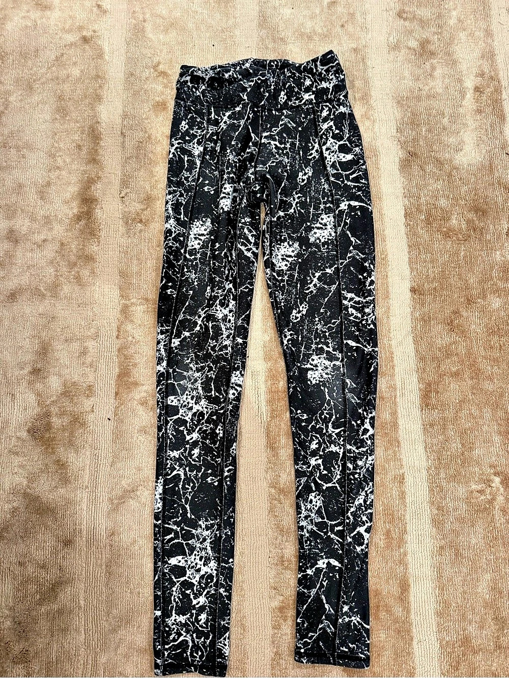 Garage Abstract Print Leggings in Black & White Size Small Like New